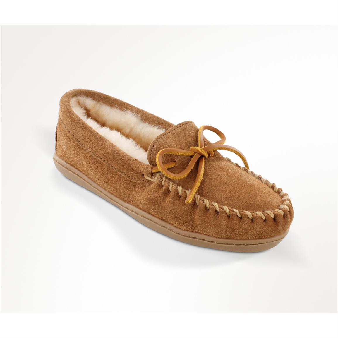 tie moccasin laces