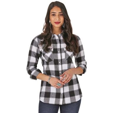 Wrangler Women's Essential Flannel Plaid Western Snap Shirt