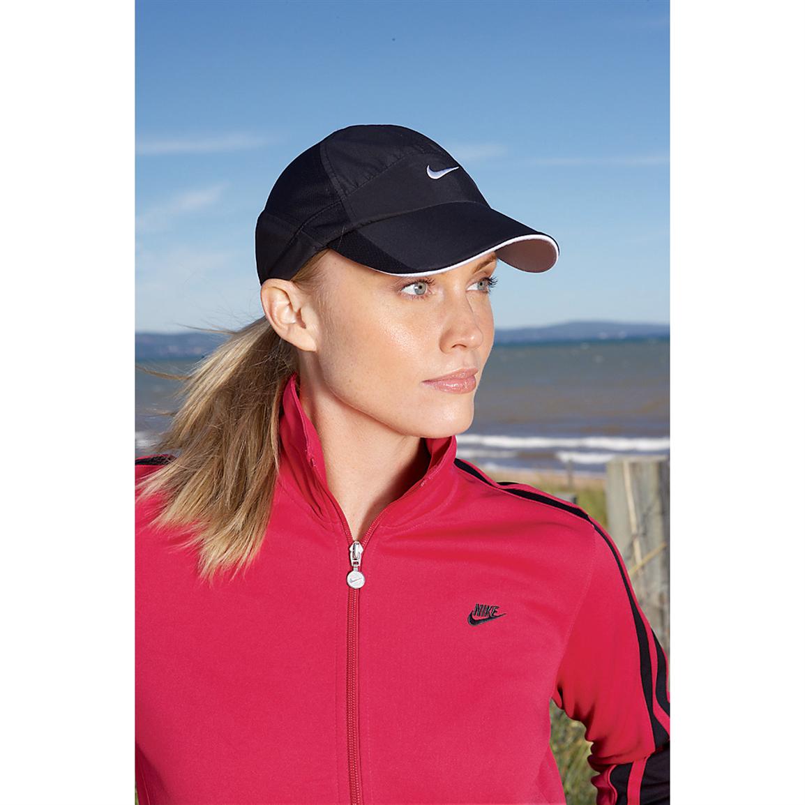 nike featherlight hat womens