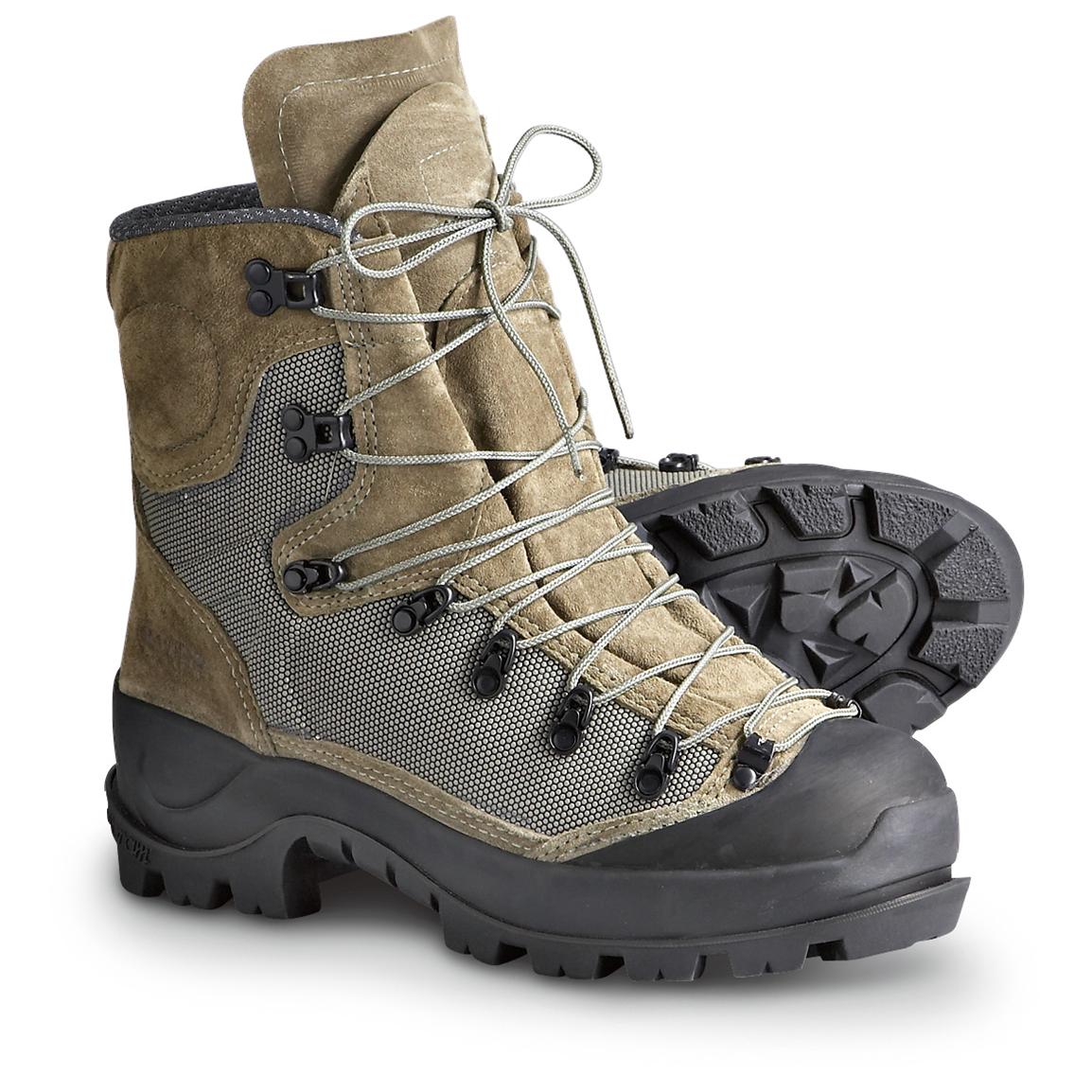 lowe alpine boots