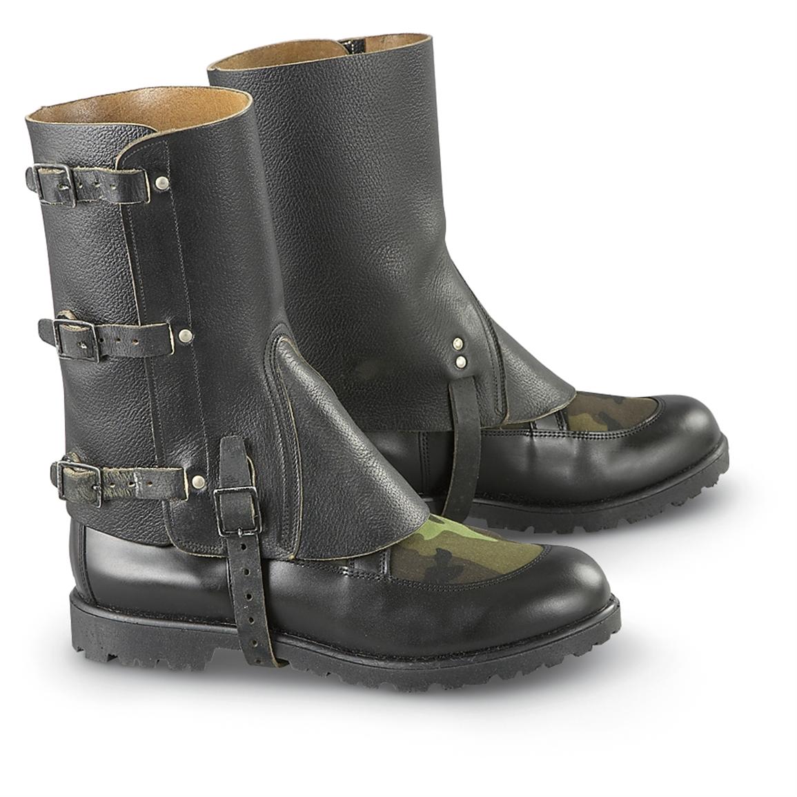 hiking boots with gaiters
