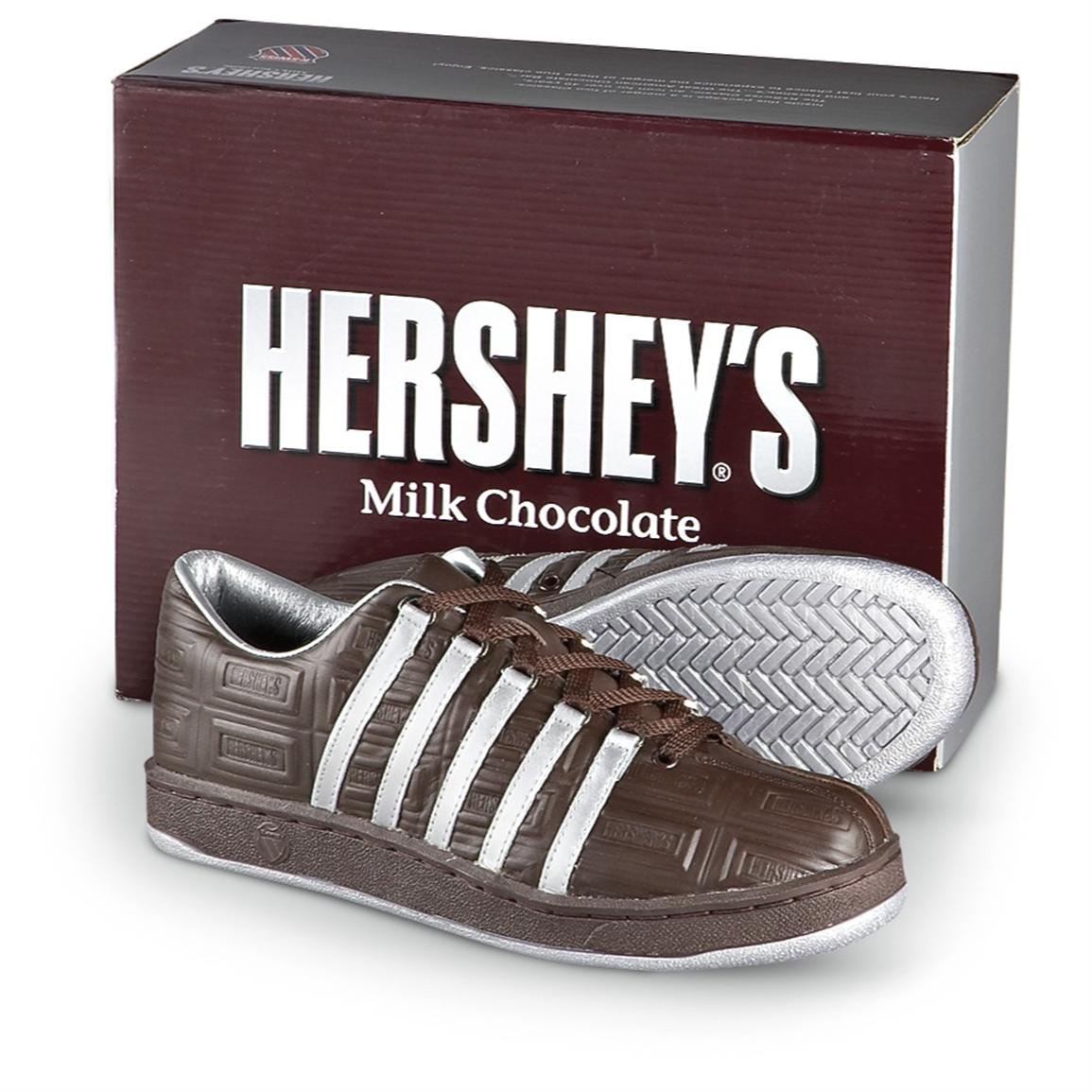 Classic Athletic Shoes, Chocolate 