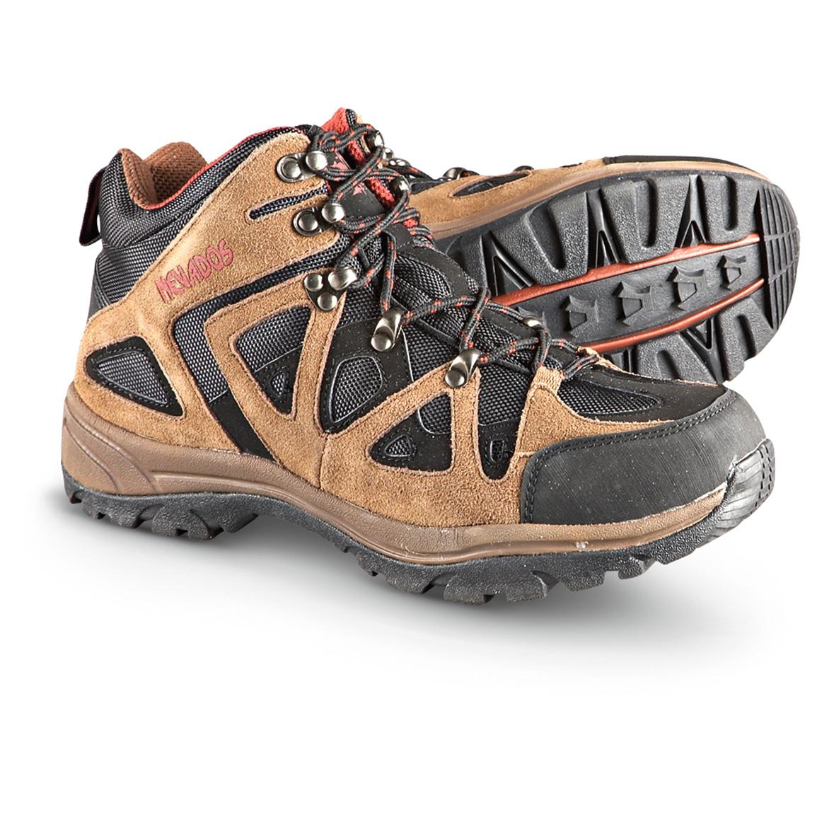 nevados men's hiking boot