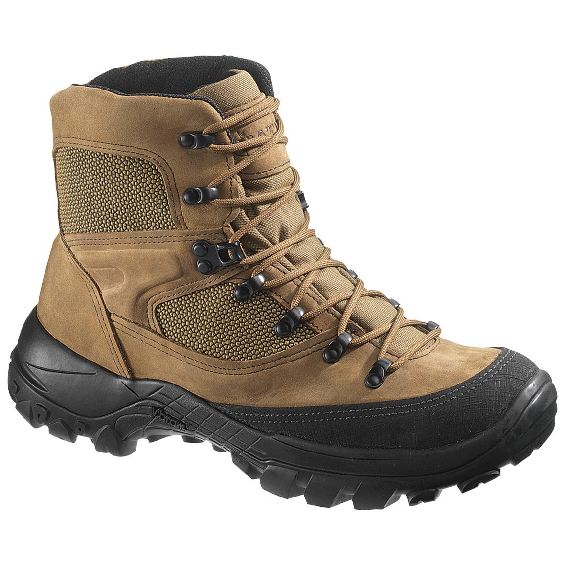 lightest men's hiking boots