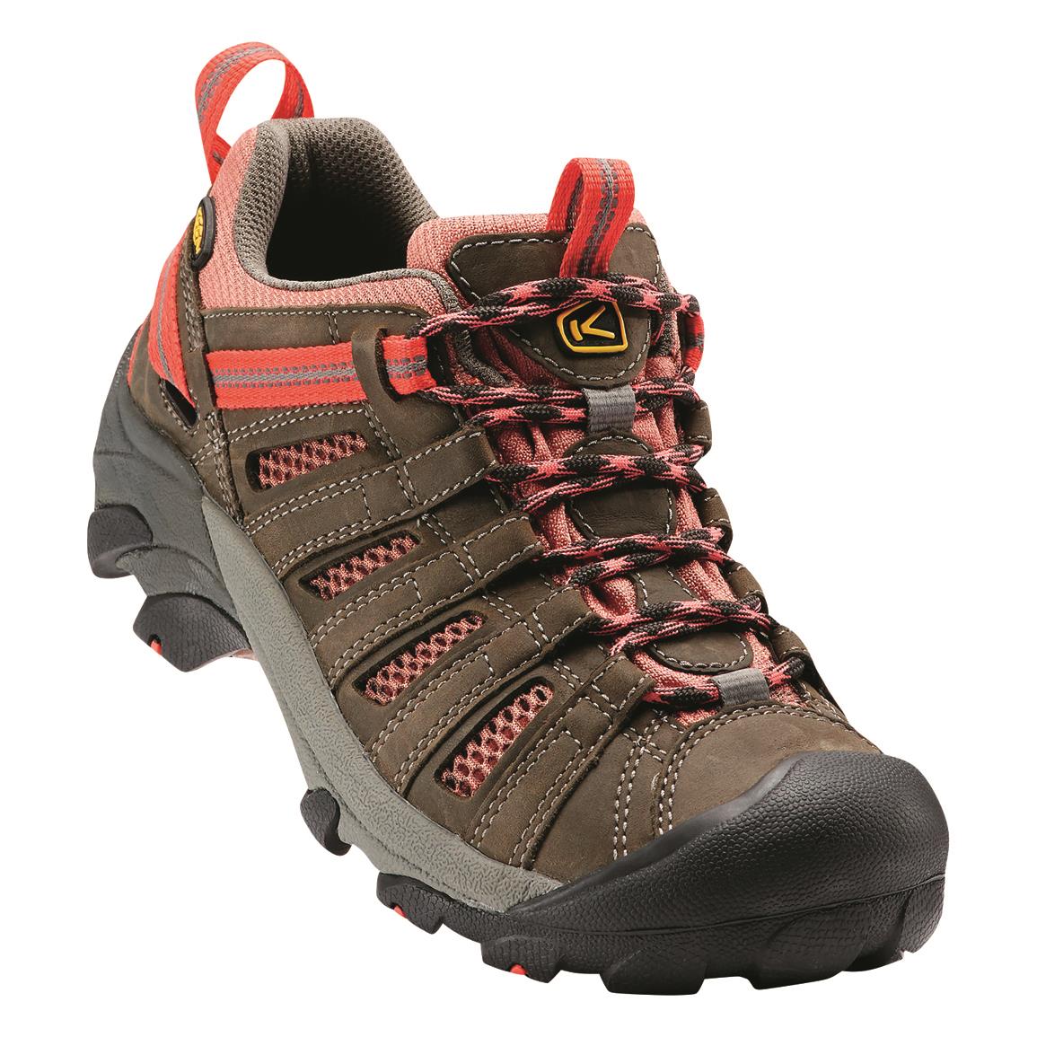 women's keen voyageur hiking shoes