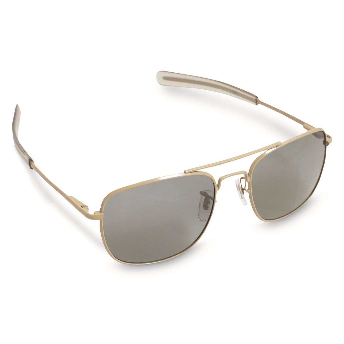 HUMVEE Men's Pilot Polarized Sunglasses, Desert Tan