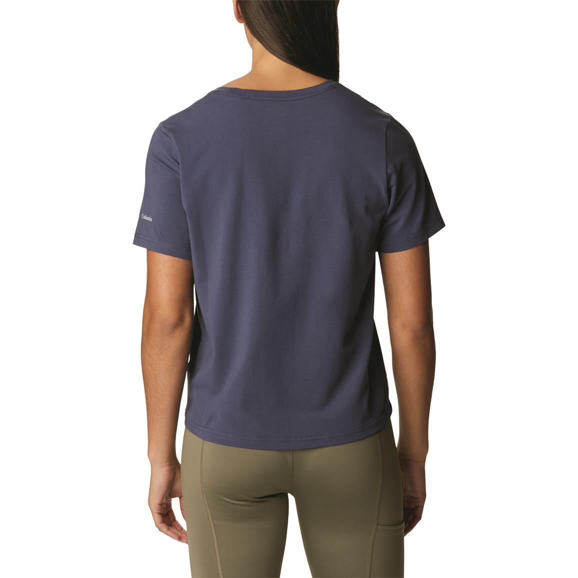 Women's Laguna Patriot T-Shirt in Pomegranate, Size: Medium by Ariat