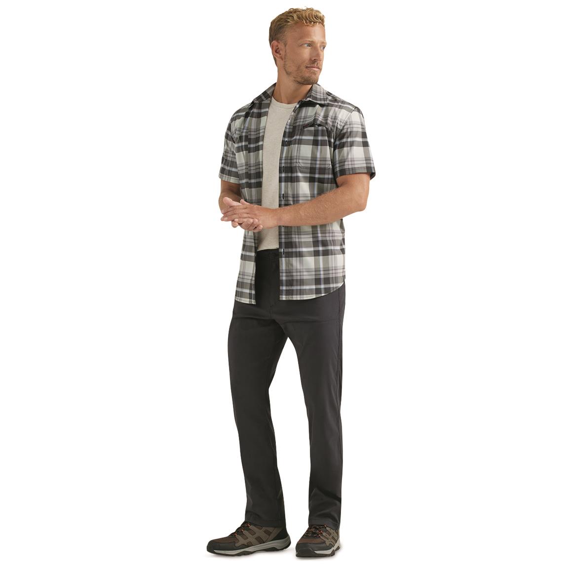 Wrangler ATG™ Men's Cliffside Utility Pant in Caviar