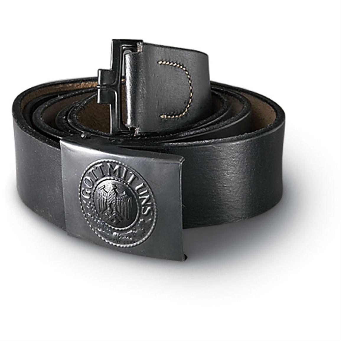 Reproduction German WWII Wehrmacht Pistol Belt, Black 83978, Shooting