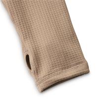 Thumbholes on sleeves