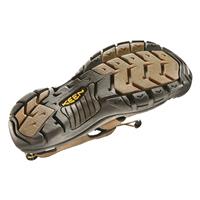 Razor-siped outsole with multi-directional lugs