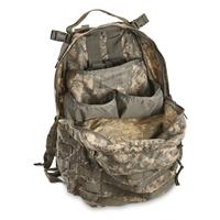Plenty of internal/external compartments for organization