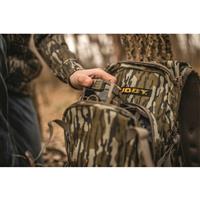 Front pockets for easy access to gear
