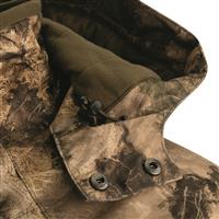 High collar with snap closure