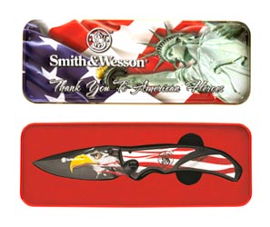 SMITH & WESSON AMERICAN HEROES EAGLE KNIFE WITH GIFT TIN