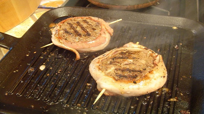 Horseradish Venison Burger
