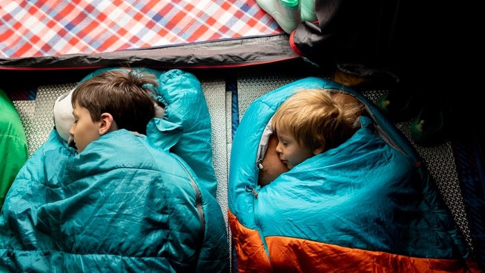 How to Choose the Right Sleeping Bags for Family Camping Trips