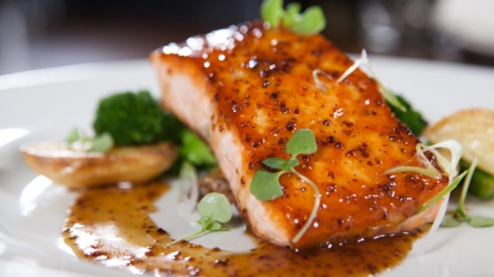 Seared Salmon With Balsamic Glaze
